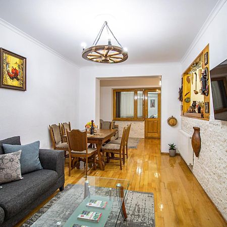 Cozy Apartment On Kostava Tbilisi Exterior photo