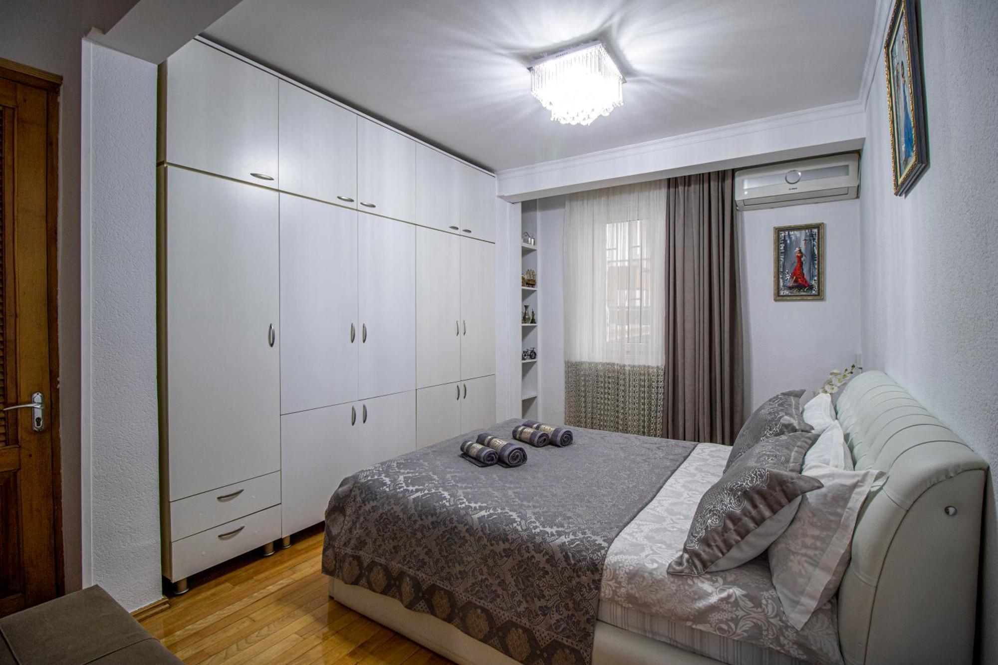 Cozy Apartment On Kostava Tbilisi Exterior photo