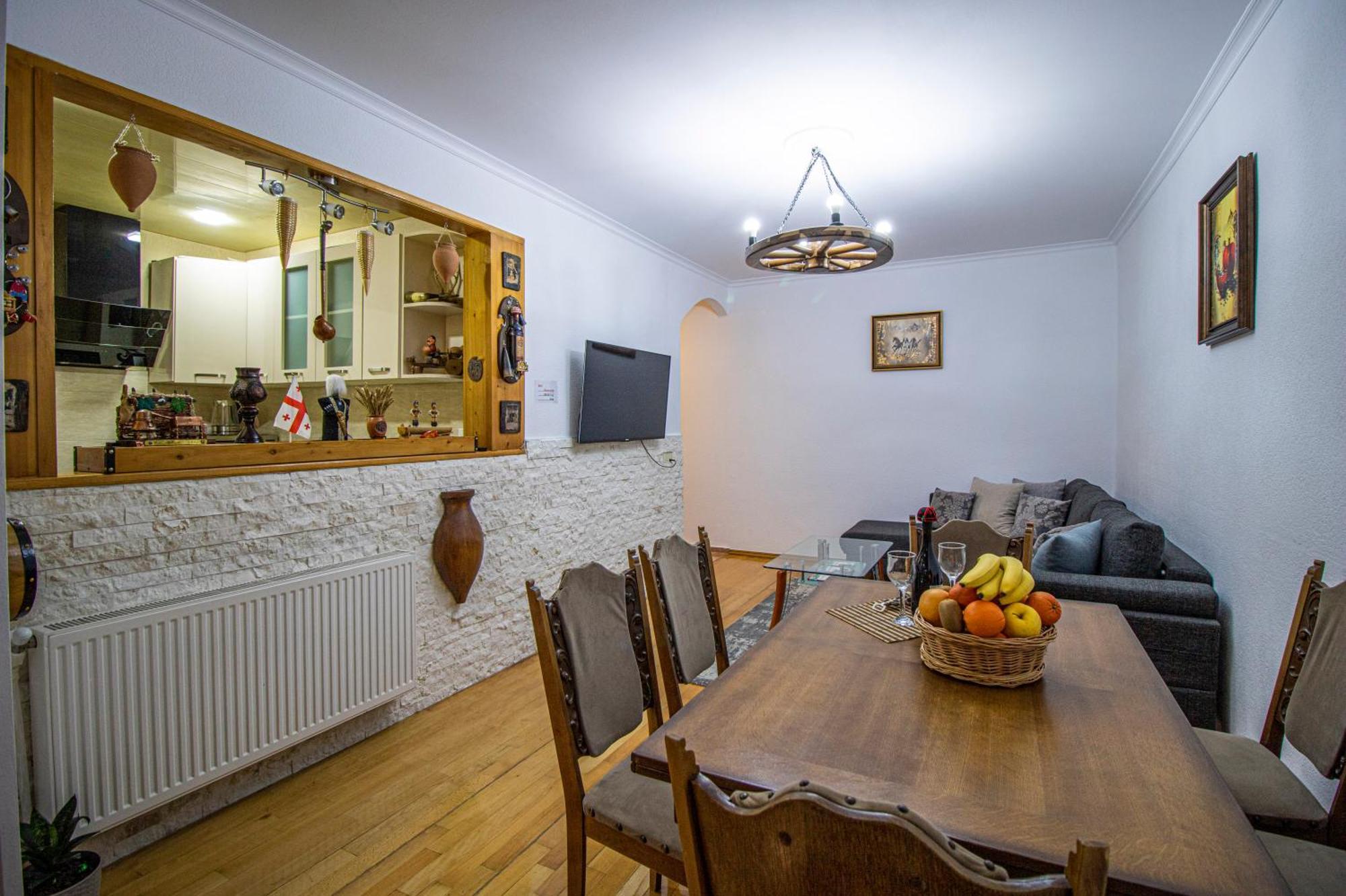 Cozy Apartment On Kostava Tbilisi Exterior photo