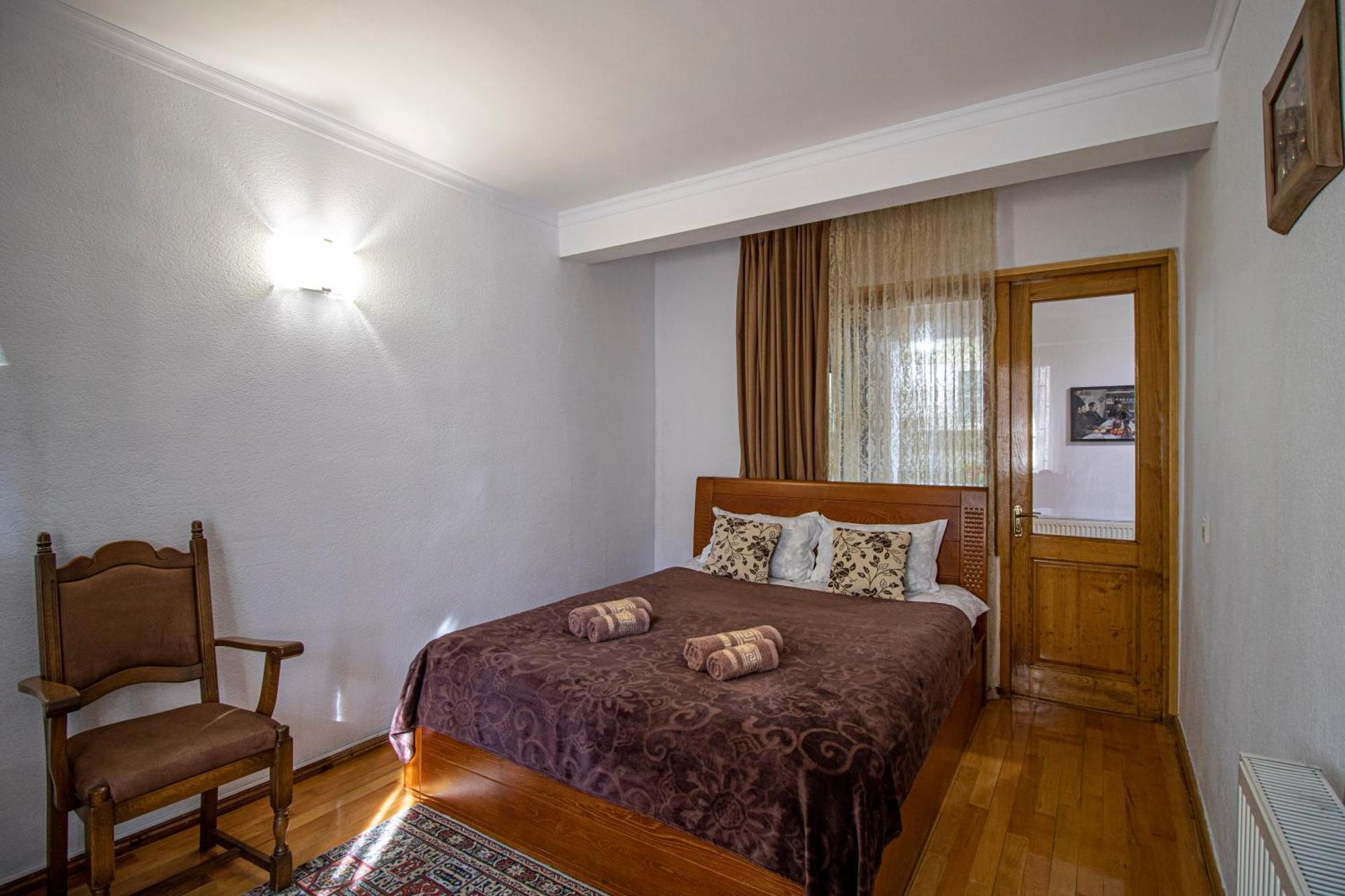 Cozy Apartment On Kostava Tbilisi Exterior photo